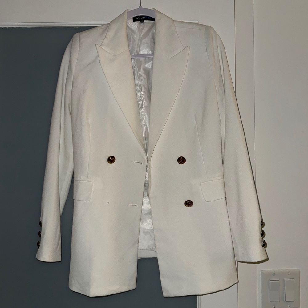 Women’s White Blazer - Size Small
